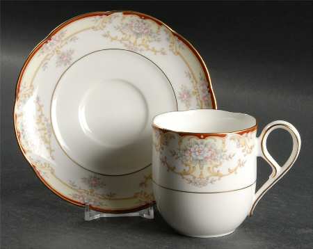 Lyndhurst Flat Cup & Saucer Set