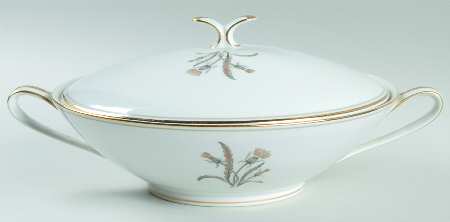 Lynne Round Covered Vegetable