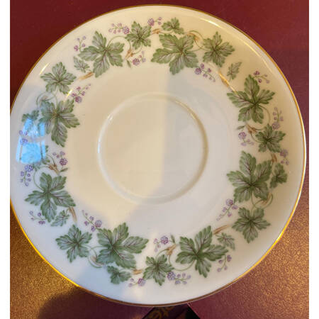 Madera (Gold Trim) Saucer