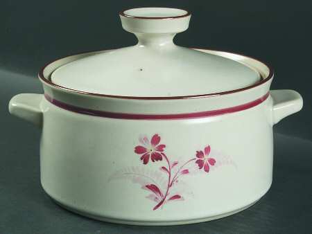 Madrigal 2.25 Qt Round Covered Casserole