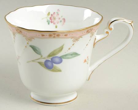 Maison Fleur Footed Cup