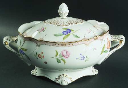 Maison Fleur Oval Covered Vegetable