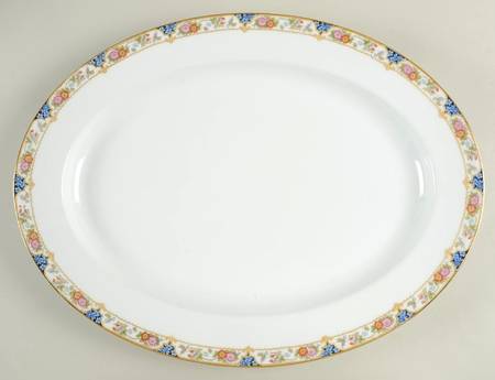 The Magenta 18" Oval Serving Platter