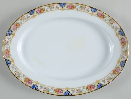 The Magenta 11" Oval Serving Platter