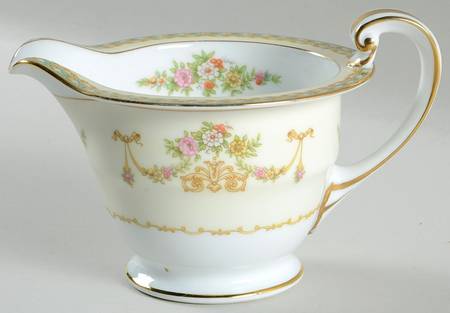 Magnolia Creamer