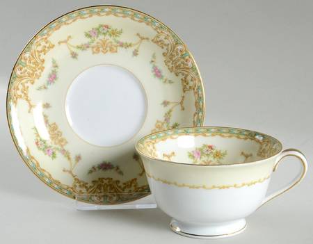 Magnolia Footed Cup & Saucer Set