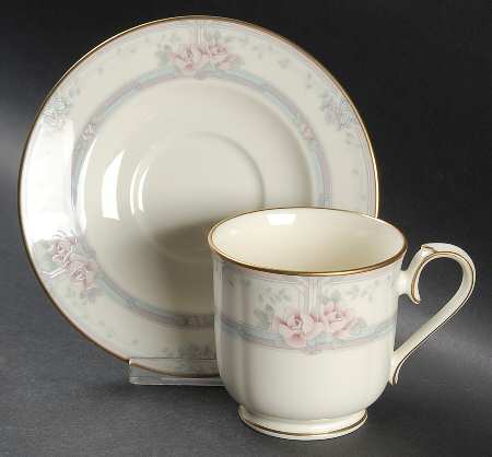 Magnificence Footed Cup & Saucer Set