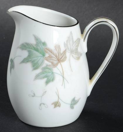 Maple Leaf Mini Creamer