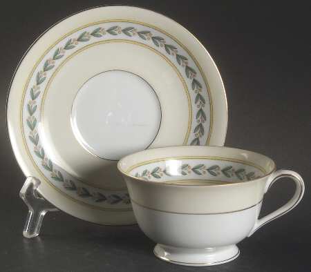 Malibu Footed Cup & Saucer Set