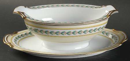 Malibu Gravy Boat with Attached Underplate