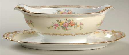 Malona Gravy Boat with Attached Underplate