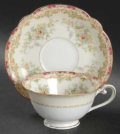 Malta Footed Cup & Saucer Set