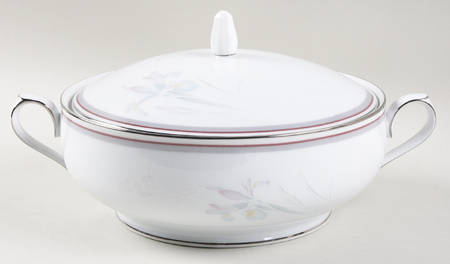 Malverne Round Covered Vegetable by Noritake