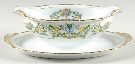 Marcola Gravy Boat with Attached Underplate