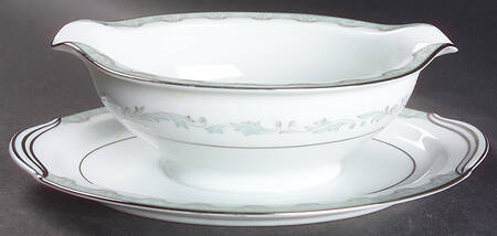 Margaret Gravy Boat with Attached Underplate