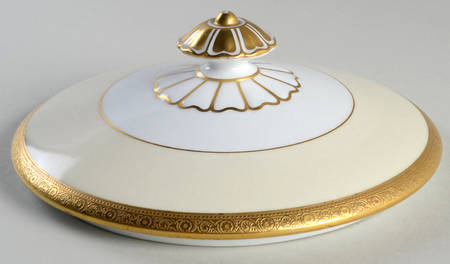 Margo Lid for Round Vegetable