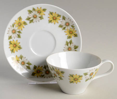Marguerite Flat Cup & Saucer Set