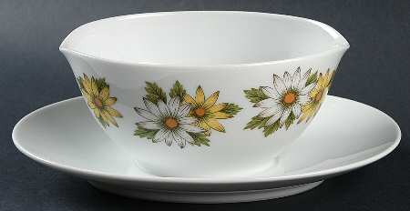Marguerite Gravy Boat with Attached Underplate