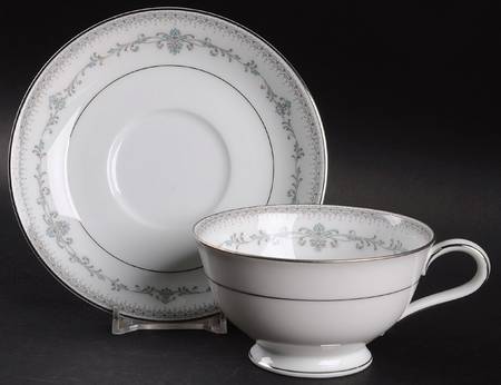 Maria Footed Cup & Saucer Set