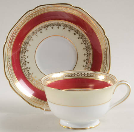 Marie Footed Cup & Saucer Set