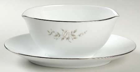Marietta Gravy Boat with Attached Underplate