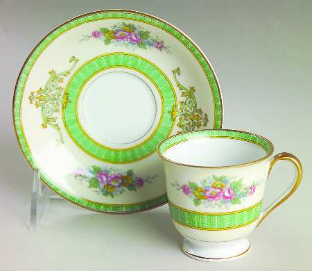 Marilyn Footed Demitasse Cup & Saucer Set