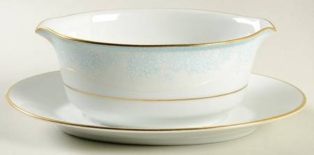 Marina Gravy Boat with Attached Underplate