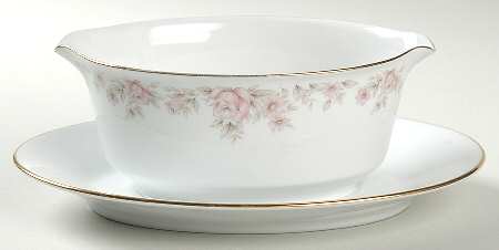 Marion Gravy Boat with Attached Underplate