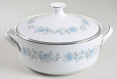 Mariposa Round Covered Vegetable