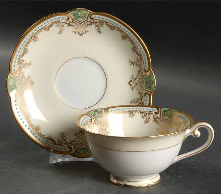 Maritza Footed Cup & Saucer Set