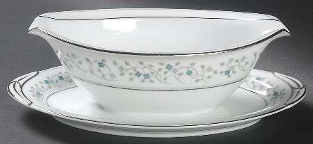 Marlene Gravy Boat with Attached Underplate