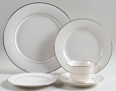 Marseille 40 Piece Estate Set