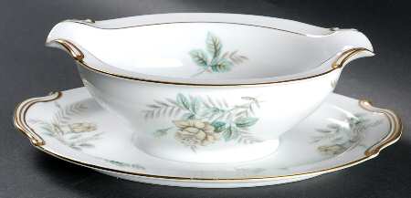 Marsha Gravy Boat with Attached Underplate