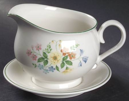 Matchmaker Gravy Boat with Attached Underplate