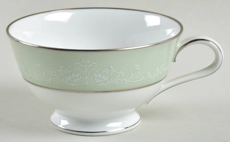 Maureen Footed Cup