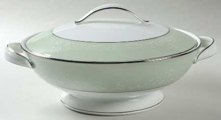 Maureen Round Covered Vegetable