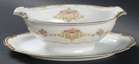 Maurice Gravy Boat with Attached Underplate