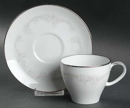 Maybrook Flat Cup & Saucer Set