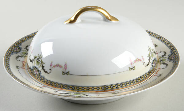 Mayfair (Gold Trim) Round Covered Butter