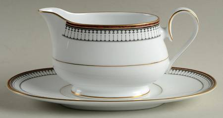 Mckenzie Gravy Boat & Underplate