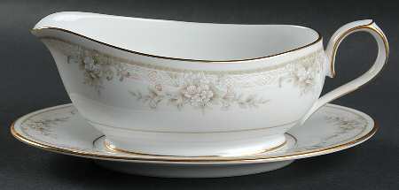 Meadowside Gravy Boat & Underplate