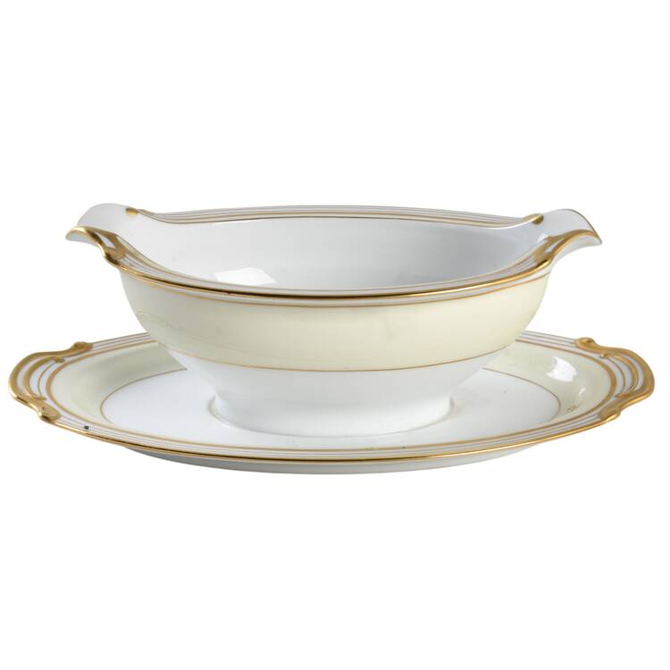 Medusa Gravy Boat with Attached Underplate