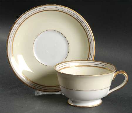 Medusa Footed Cup & Saucer Set