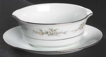 Gravy Boat with Attached Underplate