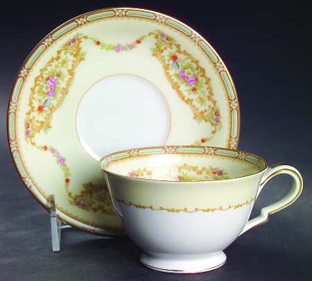 Mellotone Footed Cup & Saucer Set