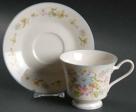 Melody Footed Cup & Saucer Set