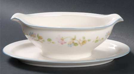 Melody Gravy Boat with Attached Underplate