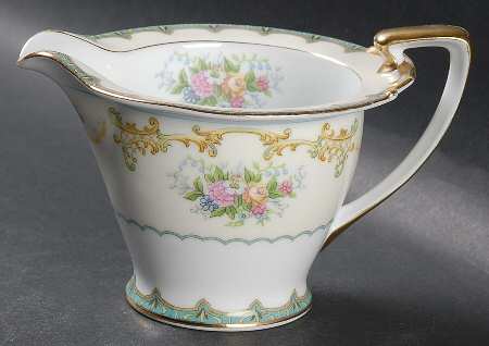 Melot Creamer