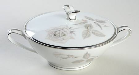 Melrose (Platinum Coupe) Sugar Bowl & Lid