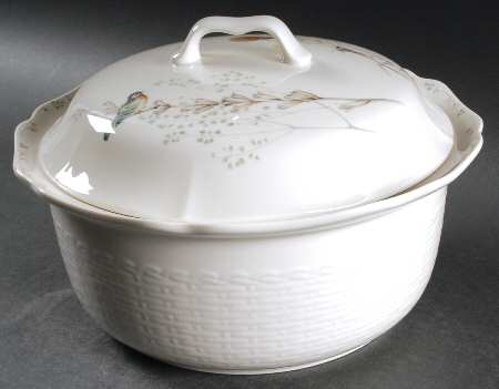 Memorabilia 3 Qt Rd Covered Casserole (Uses RV10S as Base)